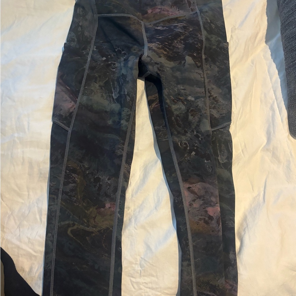 Marbled Black & Gray Lululemon Athletic Leggings